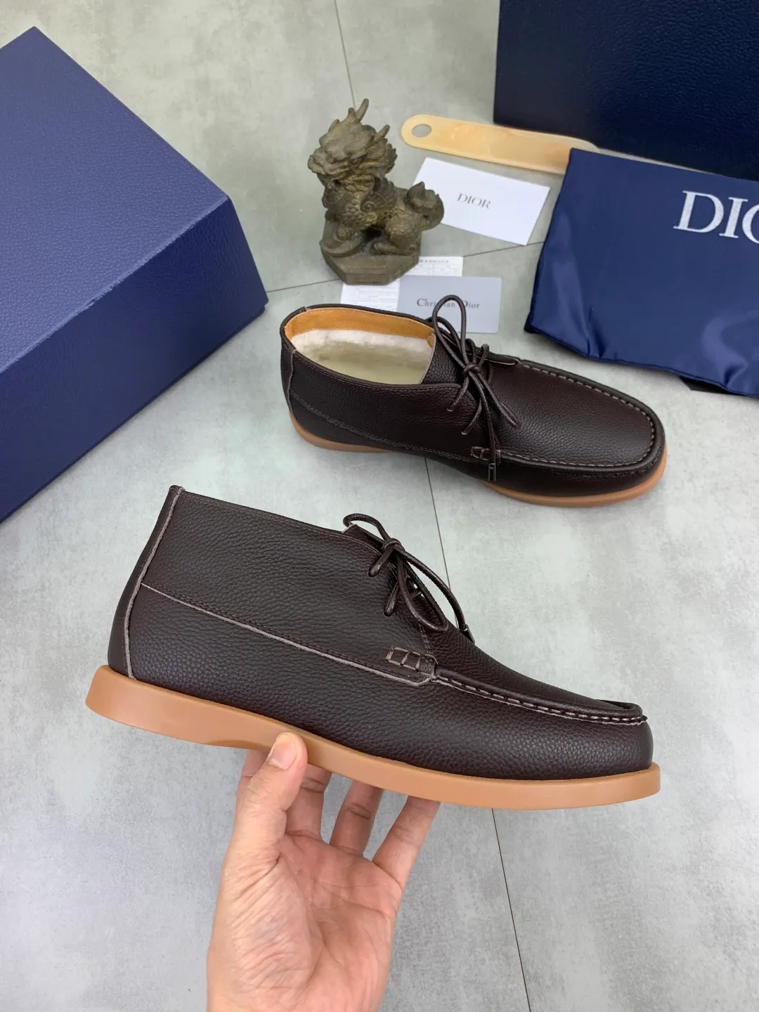 Men's men's shoes 💰P580 new style wool lining 💰high version 💎💎💎Dior original version! Top Italian purchasing agent! Men's high-top business casual leather shoes, original imported calfskin upper, ultimate texture, gentleman style, warm real wool lining inside, top-quality original Italian rubber outsole, first-class workmanship, top quality! Size: 39-44 (45 customized)